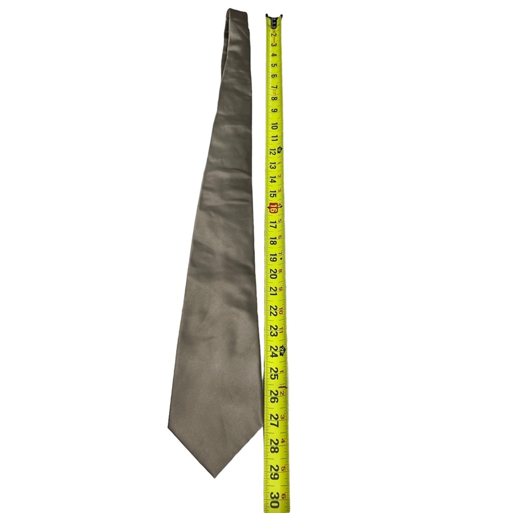 Donald J Trump 100% silk Signature Collection tie - Picture 7 of 7